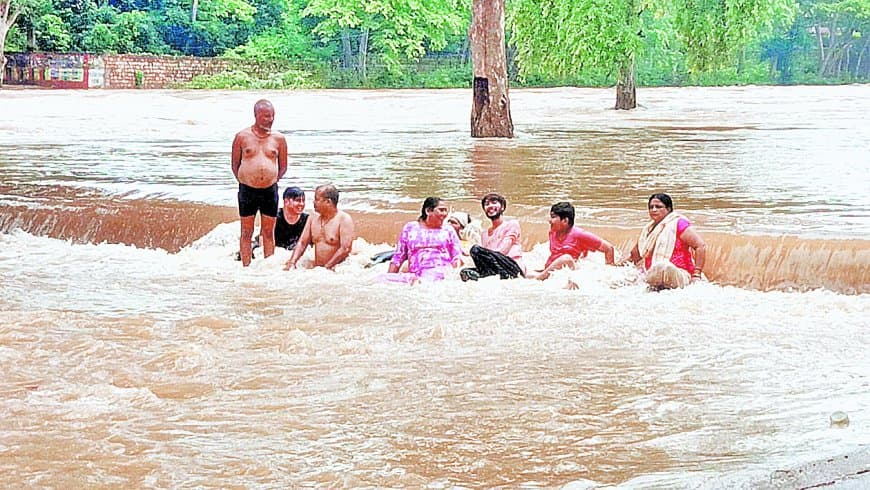 सतना में बारिश का कहर, नाले में चरवाहा बहा, चित्रकूट में गुप्त गोदावरी बंद, मंदाकिनी उफान पर