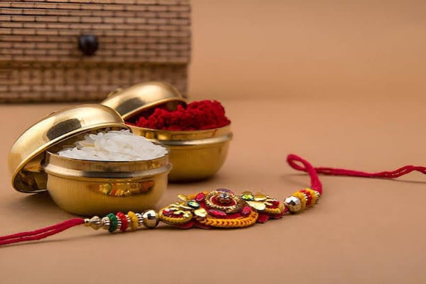 Raksha Bandhan 2026 Date: रक्षाबंधन 27 या 28 अगस्त? जानें सही तारीख, शुभ मुहूर्त और राहुकाल