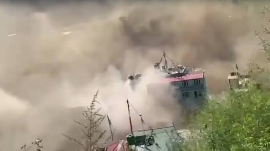 नेपाल में कुदरत का कहर : बाढ़ से  बढ़ रहा मौतों का आंकड़ा, यूपी-बिहार में हाई अलर्ट; वायुसेना और SSB मुस्तैद