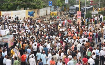 Bhopal News: रहवासी इलाकों में कमर्शियल सीलिंग के खिलाफ व्यापारियों का प्रदर्शन, रोशनपुरा पर हंगामा