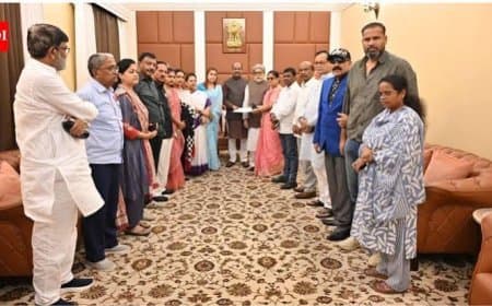 लोकसभा अध्यक्ष ओम बिरला ने टीएमसी के 20 बागी सांसदों को थमाया नोटिस, 22 सितंबर तक मांगा जवाब