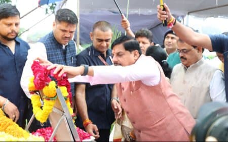 जानापाव को विकसित किया जाएगा तीर्थस्थल के रूप में- मुख्यमंत्री ने किया ऐलान, ठाकरे काे किया याद