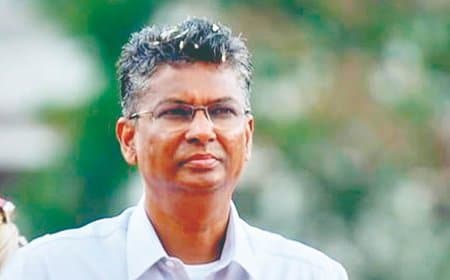 कर्नाटक में ईडी का एक्शन: आबकारी लाइसेंस में धांधली... मंत्री सतीश जारकीहोली के ठिकानों पर छापा