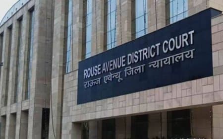 IRCTC Money Laundering Case: कोर्ट ने लालू, राबड़ी और तेजस्वी के खिलाफ चार्ज फ्रेम करने का आदेश दिया