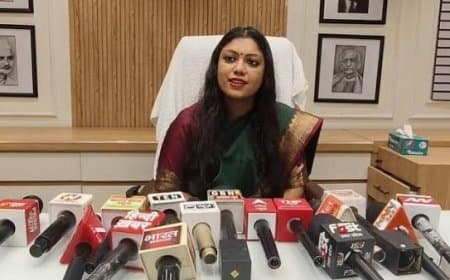 सुप्रीम कोर्ट पहुंची नोएडा डीएम मेधा रूपम: डीयू छात्रा को 5 लाख मुआवजा देने के हाईकोर्ट के आदेश को दी चुनौती