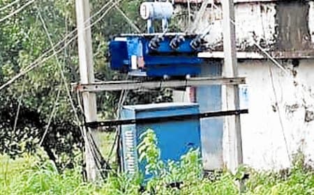 14 लाख बकाये के बीच सात दिन से अंधेरे में 300 घर, नियमित बिल वालों पर भी संकट