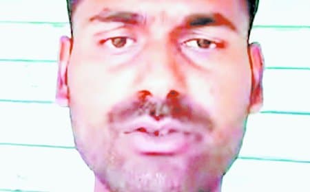 रेत खनन की शिकायत के बाद शिकायतकर्ता पर एससी-एसटी एक्ट में केस, चितरंगी में उठे सवाल