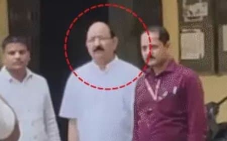 सहारा सोसायटी घोटाला: 4 साल से फरार चेयरमैन खालिद चौधरी लखनऊ से गिरफ्तार, उपभोक्ता आयोग में पेश