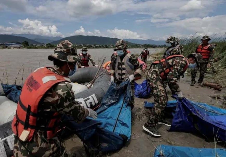 नेपाल में बाढ़ के बाद तबाही का मंजर...अब तक 939 शव बरामद...4000 लापता...एक ही घर में मिलीं 24 लाश