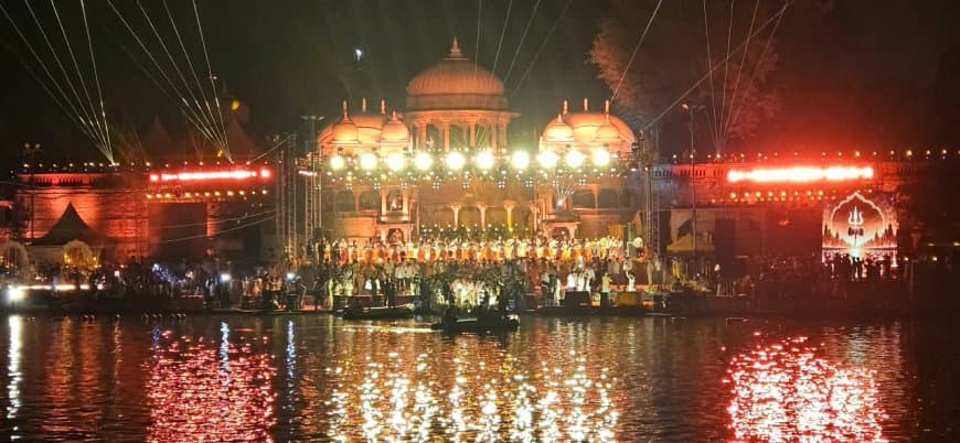 उज्जैन में रचा गया इतिहास: शिप्रा तट और महाकाल महालोक में 33.27 लाख दीये प्रज्ज्वलित कर बना वर्ल्ड रिकॉर्ड