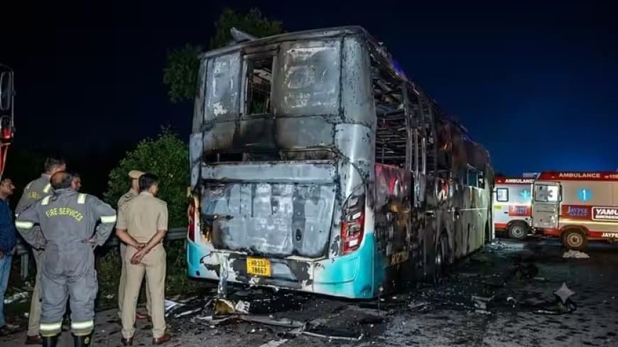 नोएडा: यमुना एक्सप्रेसवे पर हादसा, स्लीपर बस में लगी आग... पलभर में नौ यात्रियों की जिंदगी खाक...कई झुलसे