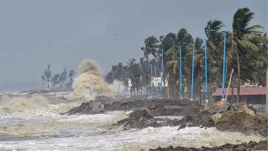 चक्रवात अर्नब का कहर: आंध्र प्रदेश और ओडिशा के तट से टकराया, कई इलाकों में मचाई भारी तबाही