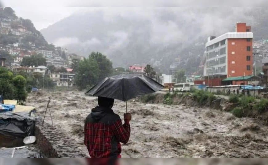 कुदरत का कहर: केदारनाथ मार्ग पर भूस्खलन... 4000 यात्री फंसे; यूपी में बारिश-आंधी से अब तक 29 की मौत