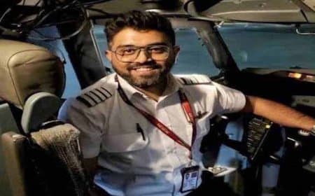 मुंबई के लड़के पर गर्व: 174 यात्रियों की जान बचाने वाले पायलट स्मित मछार के लिए उठी अशोक चक्र की मांग