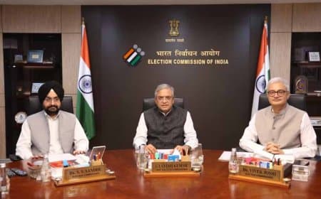 एसआईआर विवाद के बीच बड़ा फैसला, 20 राज्यों में छूटे वोटरों को जोड़ने के लिए चलेगा विशेष अभियान