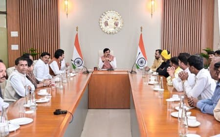 मध्यप्रदेश: 27 फीसदी ओबीसी आरक्षण की मांग को लेकर सीएम से गुहार, कहा-सुप्रीम कोर्ट में हो मजबूत पैरवी 