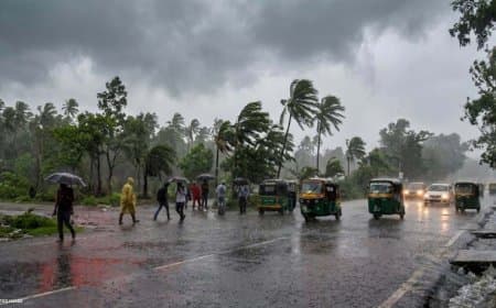 चक्रवात अर्नब का अटैक: ओडिशा और आंध्र में तबाही, मध्य प्रदेश समेत 15 राज्यों में बारिश और ठंड का असर