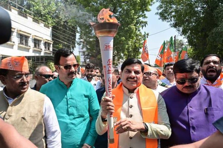 मोदी के सार्वजनिक जीवन के 25 वर्ष :  सीएम यादव ने कहा-  सेवा, सुशासन और गरीब कल्याण की अनवरत यात्रा