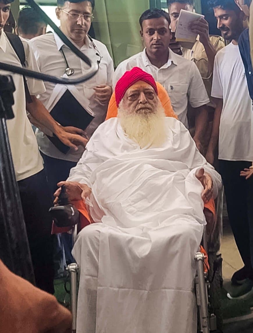 आसाराम ने पैरोल खत्म होने के बाद नहीं किया सरेंडर, उज्जैन के धनवंतरी आयुर्वेद अस्पताल में करा रहा उपचार