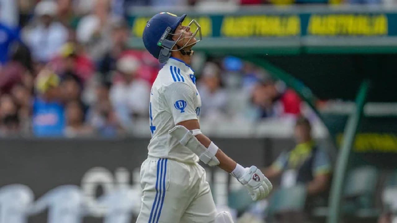 Yashasvi Jaiswal Near-Miss Moment in Melbourne