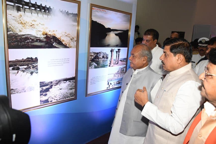 "सदानीरा" प्रदर्शनी: नदियों के प्रति समाज को संवेदनशील बनाने का सांस्कृतिक प्रयास "सदानीरा" प्रदर्शनी: नदियों के प्रति समाज को संवेदनशील बनाने का सांस्कृतिक प्रयास