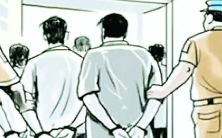 गंगापुर बैग स्नैचिंग कांड का खुलासा: चार बदमाश गिरफ्तार, लूटा गया माल और बाइक बरामद – पाण्डेन टोला में दिनदहाड़े वृद्धा से चेन स्नैचिंग