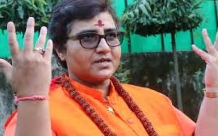 पूर्व सांसद ज्ञा विवादित बयान: 'बेटी विधर्मी के यहां जाने का प्रयास करे तो टांगें तोड़ दो'