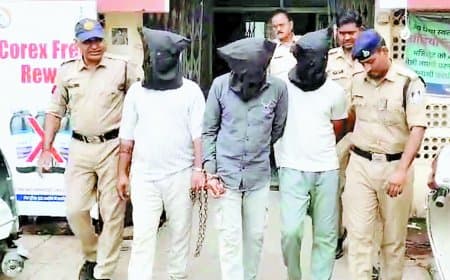 रीवा में नशे के कारोबार पर पुलिस की बड़ी कार्रवाई — 4 लाख की 1920 शीशी नशीली सिरप के साथ तीन तस्कर गिरफ्तार, एनडीपीएस एक्ट के तहत मामला दर्ज, सप्लायर की तलाश जारी