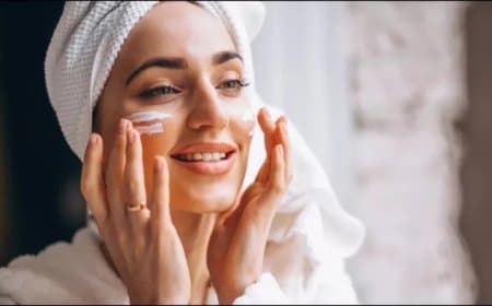 चेहरे पर बॉडी लोशन लगाने से पहले जान लें हकीकत, नहीं तो हो सकता है बड़ा नुक्सान