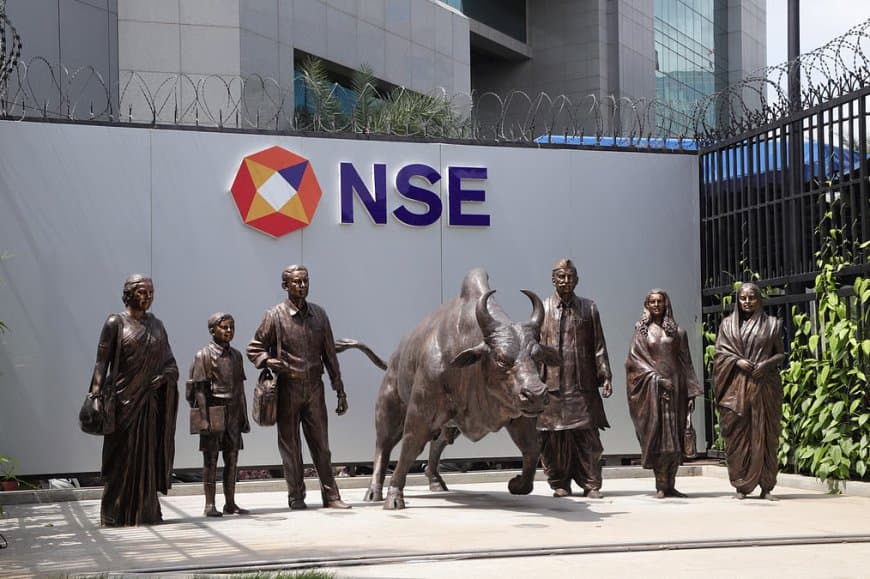 शेयर बाजार की बिगड़ी चाल... सेंसेक्स 183 अंक टूटा, निफ्टी में भी गिरावट शेयर बाजार की बिगड़ी चाल... सेंसेक्स 183 अंक टूटा, निफ्टी में भी गिरावट