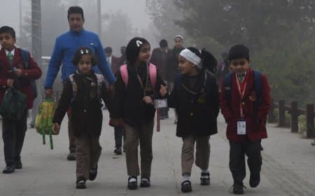 देश में रिकॉर्ड तोड़ ठंड... मध्यप्रदेश के 19 जिलों में स्कूलों की छुट्टी