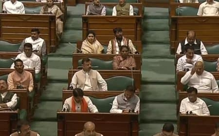 विस का बजट सत्र: विपक्ष के हंगामे के बीच राज्यपाल का अभिभाषण समाप्त