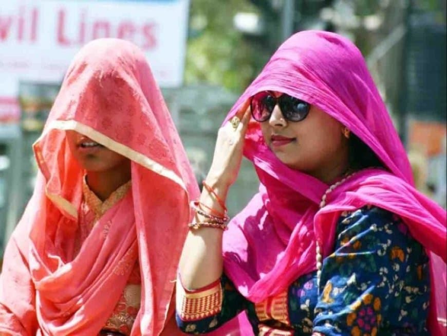 गर्मी का मार्च... मध्यप्रदेश के नर्मदापुरम तापमान 40 डिग्री के पार पहुंचा हीट स्ट्रोक का खतरा बढ़ गया है।