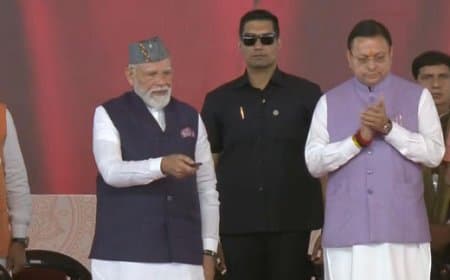 पीएम मोदी ने कहा-हमारा देश ऐसे ही विकास की भाग्य रेखाओं को बनाने में जुटा पीएम मोदी ने कहा-हमारा देश ऐसे ही विकास की भाग्य रेखाओं को बनाने में जुटा