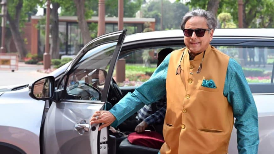 केरलम: थरूर के काफिले पर हमला, सड़क पर घेरी गाड़ी, गनमैन को पीटा वंडूर में कांग्रेस सांसद शशि थरूर के साथ बदसलूकी का मामला सामने आया है।