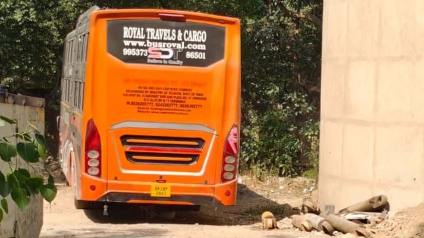 दिल्ली में हैवानियत: बस में महिला के साथ गैंग रेप दिल्ली में हैवानियत: बस में महिला के साथ गैंग रेप