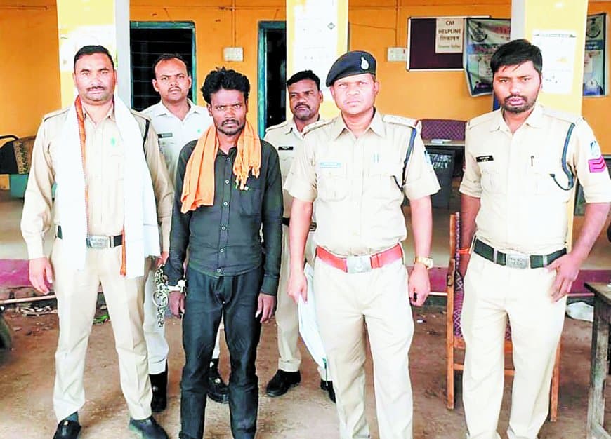 आम तोड़ने के विवाद में नाती ने पत्थर मारकर कर दी नानी की हत्या आम तोड़ने के विवाद में नाती ने पत्थर मारकर कर दी नानी की हत्या