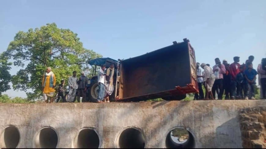मध्य प्रदेश: अनूपपुर में पुलिया से नीचे गिरी ट्रैक्टर-ट्रॉली, छह लोगों की मौत... 41 घायल, सभी शहडोल रेफर मध्य प्रदेश: अनूपपुर में पुलिया से नीचे गिरी ट्रैक्टर-ट्रॉली, छह लोगों की मौत... 41 घायल, सभी शहडोल रेफर