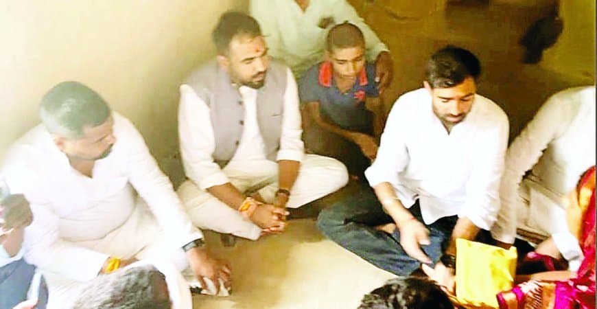 नीट परीक्षा विवाद से आहत छात्रा ने जान दी, परिवार सदमे में नीट परीक्षा विवाद से आहत छात्रा ने जान दी, परिवार सदमे में