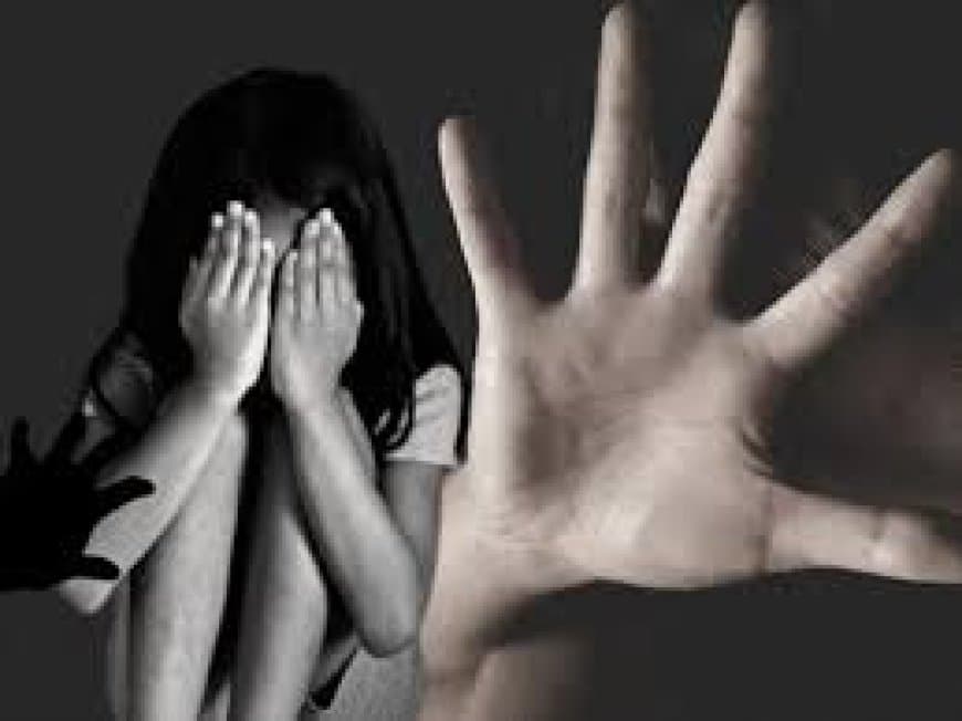 ग्वालियर: रिश्ते को शर्मसार किया दादा ने- पोती के साथ चार महीने से कर रहा था अश्लील हरकत ग्वालियर: रिश्ते को शर्मसार किया दादा ने- पोती के साथ चार महीने से कर रहा था अश्लील हरकत