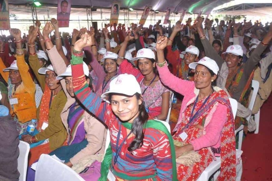 मध्यप्रदेश में सशक्तिकरण की बुलंद हुंकार: शौर्या दल 22 लाख महिलाओं की देश की सबसे बड़ी साइलेंट आर्मी मध्यप्रदेश में सशक्तिकरण की बुलंद हुंकार: शौर्या दल 22 लाख महिलाओं की देश की सबसे बड़ी साइलेंट आर्मी