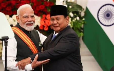 रिश्तों का प्रतीक: इंडोनेशिया ने पीएम मोदी को अपने सर्वोच्च नागरिक सम्मान ‘बिंतांग आदिपूणा’ से नवाजा रिश्तों का प्रतीक: इंडोनेशिया ने पीएम मोदी को अपने सर्वोच्च नागरिक सम्मान ‘बिंतांग आदिपूणा’ से नवाजा