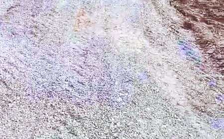 स्टे आदेश के बावजूद खेत में सड़क निर्माण, किसान ने न्यायिक अवमानना के आरोप लगाए गंभीर स्टे आदेश के बावजूद खेत में सड़क निर्माण, किसान ने न्यायिक अवमानना के आरोप लगाए गंभीर