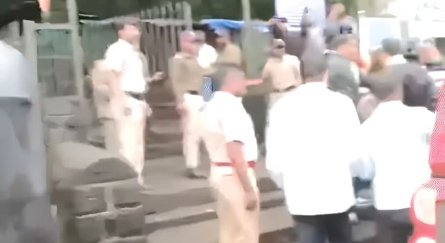 पुणे केतन अग्रवाल मर्डर केस: आरोपी चेतन चौधरी का हुआ 'गेट एनालिसिस', वीडियाे हुआ वायरल पुणे केतन अग्रवाल मर्डर केस: आरोपी चेतन चौधरी का हुआ 'गेट एनालिसिस', वीडियाे हुआ वायरल