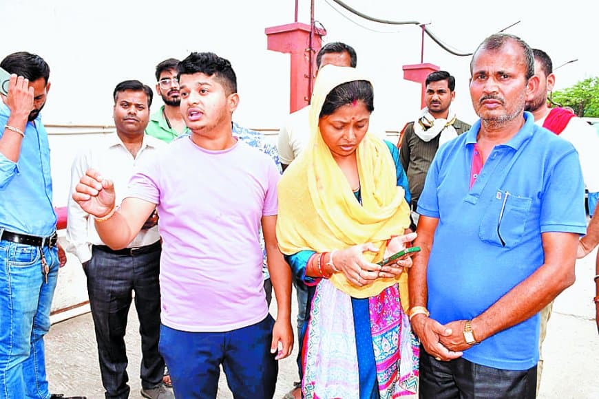 निजी अस्पताल में नवजात मौत पर हंगामा, एक्सपायरी दवाओं के आरोप से प्रदर्शन तेज हुआ निजी अस्पताल में नवजात मौत पर हंगामा, एक्सपायरी दवाओं के आरोप से प्रदर्शन तेज हुआ