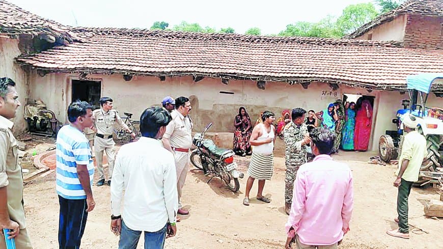 लापता नौ वर्षीय बालक का जंगल में क्षत-विक्षत शव मिला, मौत की वजह पर सस्पेंस बरकरार लापता नौ वर्षीय बालक का जंगल में क्षत-विक्षत शव मिला, मौत की वजह पर सस्पेंस बरकरार