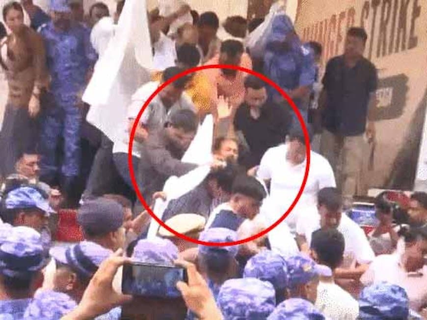 दिल्ली: अनशन के 21वें दिन जंतर-मंतर से वांगचुक को पुलिस ने किया छूमंतर... तड़के अस्पताल में कराया भर्ती दिल्ली: अनशन के 21वें दिन जंतर-मंतर से वांगचुक को पुलिस ने किया छूमंतर... तड़के अस्पताल में कराया भर्ती