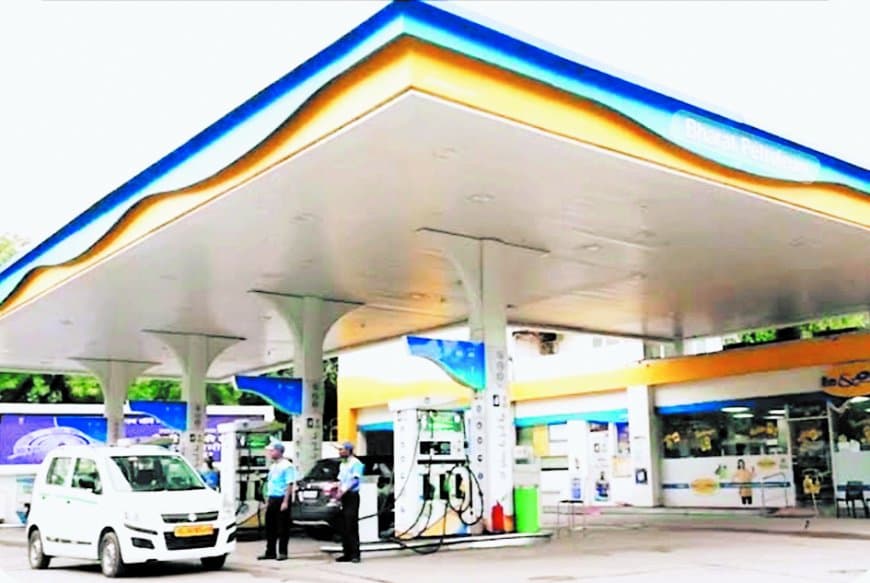 सीधी में पेट्रोल पंपों की मनमानी जारी, नियमों की अनदेखी पर प्रशासन मौन बना रहा सीधी में पेट्रोल पंपों की मनमानी जारी, नियमों की अनदेखी पर प्रशासन मौन बना रहा