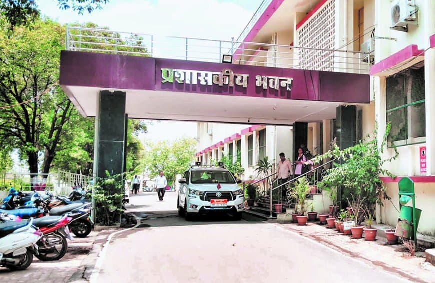 एपीएस विश्वविद्यालय में पदोन्नति समिति बदली, कर्मचारियों की प्रमोशन प्रक्रिया पर उठे गंभीर सवाल फिर एपीएस विश्वविद्यालय में पदोन्नति समिति बदली, कर्मचारियों की प्रमोशन प्रक्रिया पर उठे गंभीर सवाल फिर