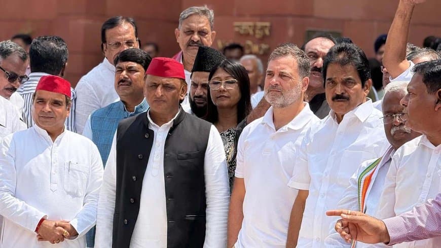 संसद में नहीं थम रहा संग्राम: राज्यसभा में पेश होगा पेपर लीक बिल... दानपात्र लेकर पहुंचे सपा सांसद संसद में नहीं थम रहा संग्राम: राज्यसभा में पेश होगा पेपर लीक बिल... दानपात्र लेकर पहुंचे सपा सांसद